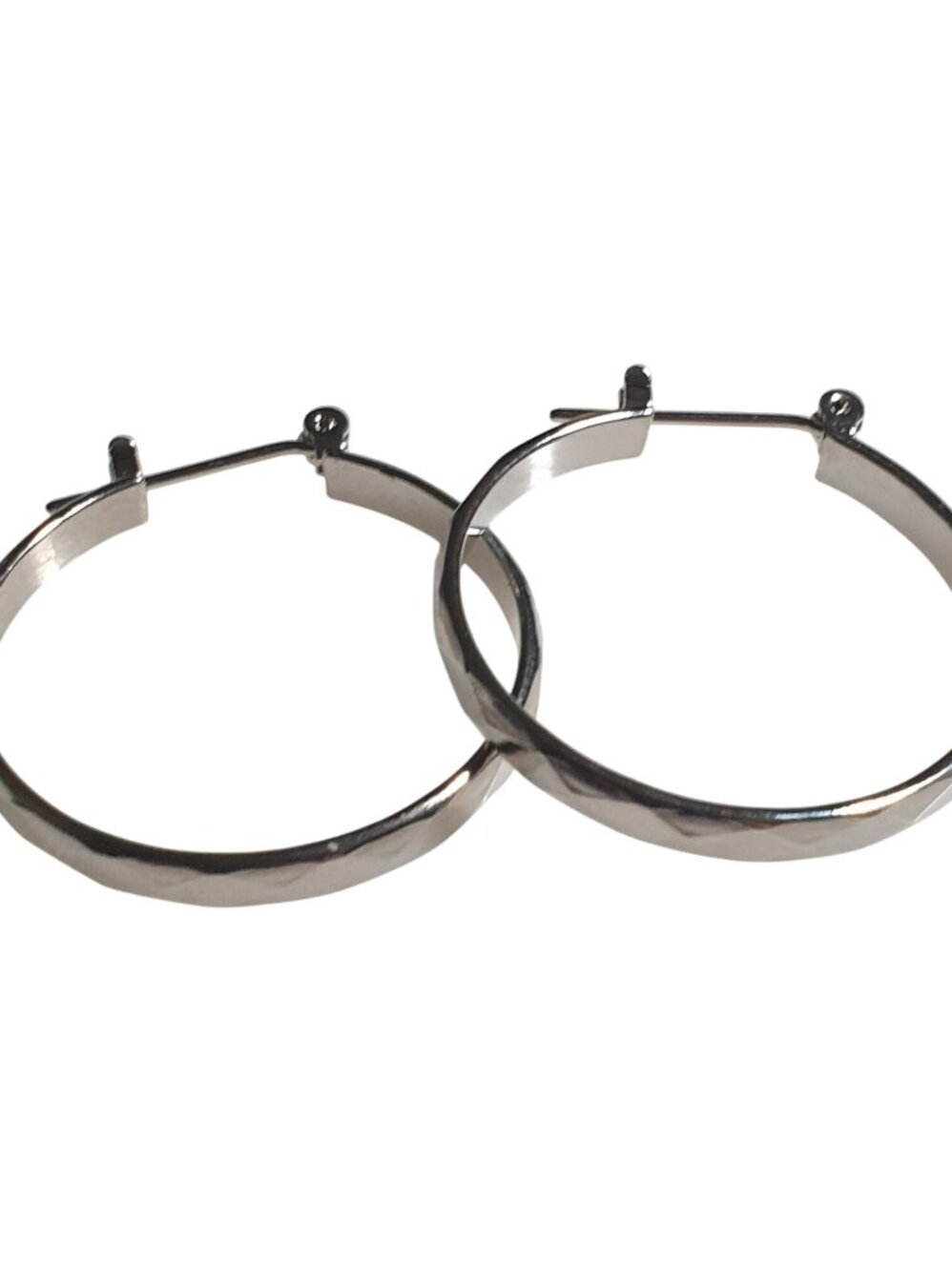 Silver Tone Hoop Earrings Lightweight Round Faceted Texture Secure Latch Back